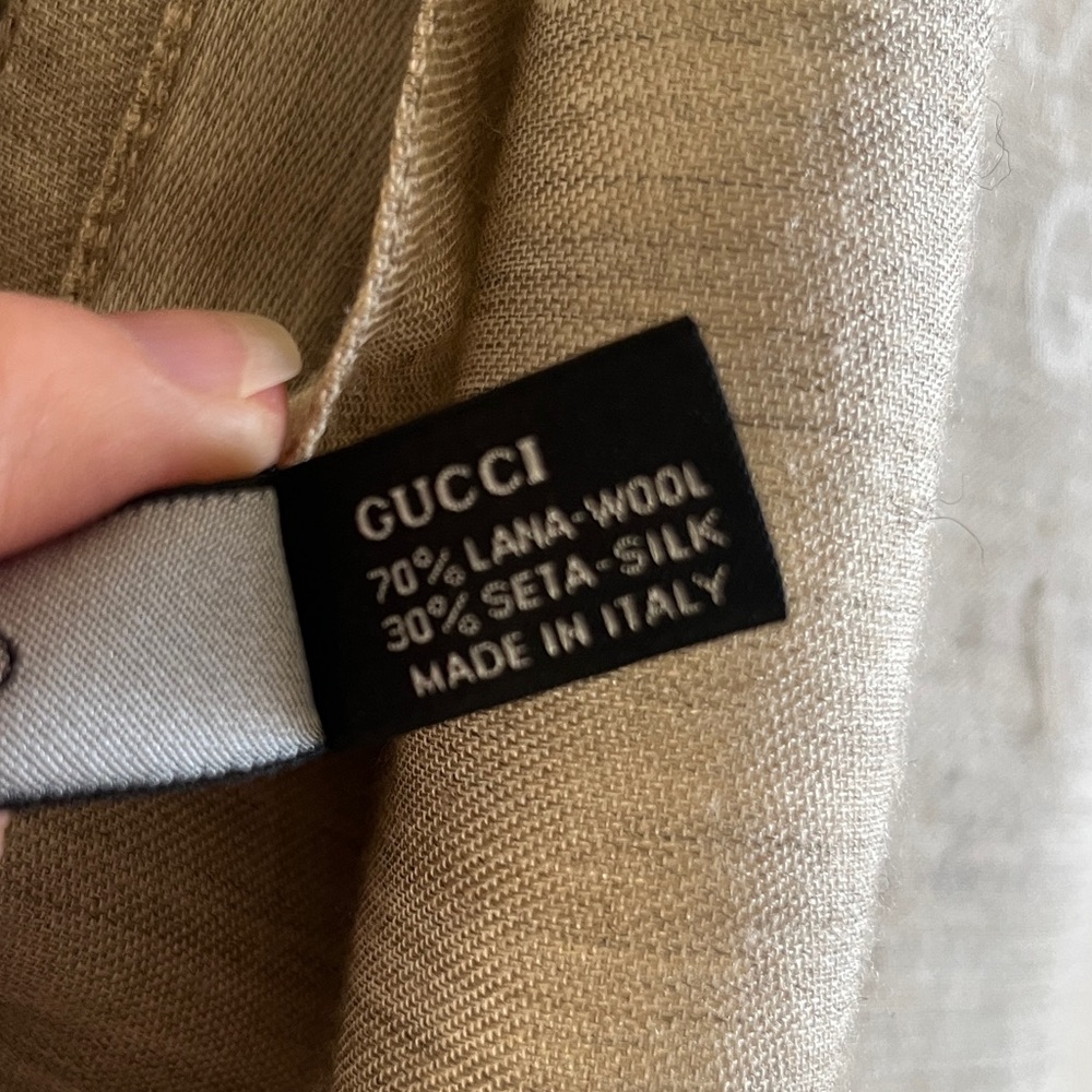 Gucci Elegant Beige Wool and Silk Pashmina Wrap/Shawl - Picture 4 of 6